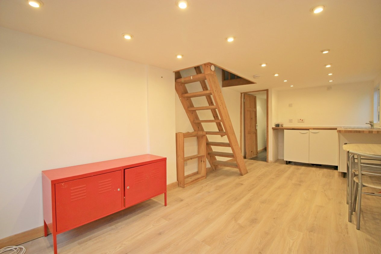 Properties Under Offer in Grange Road 
