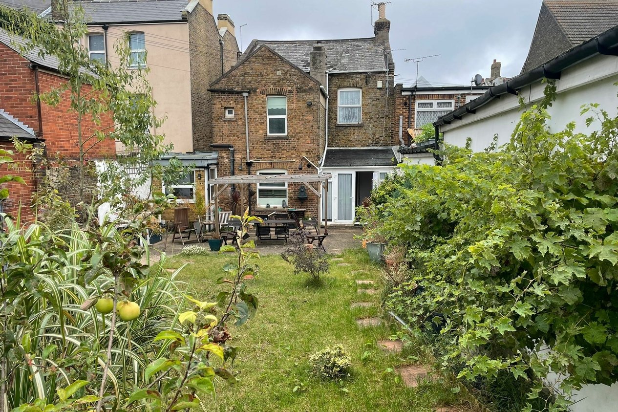Properties Under Offer in Grange Road 