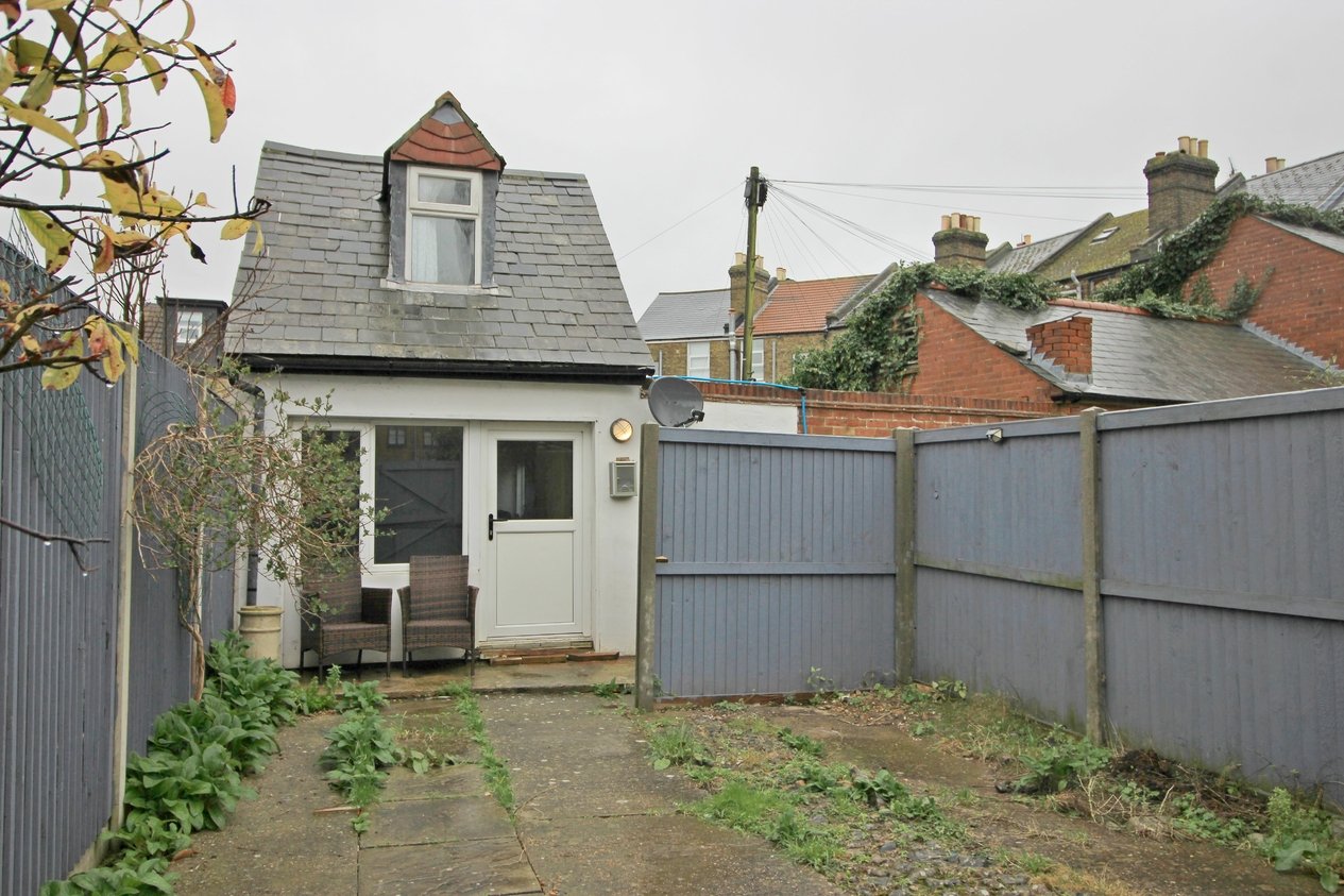 Properties Under Offer in Grange Road 