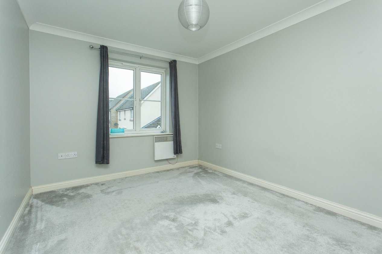 Properties Under Offer in Green Close Whitfield