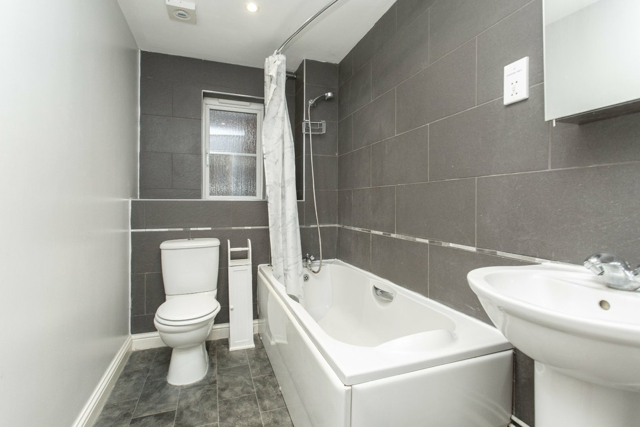 Properties Under Offer in Green Close Whitfield