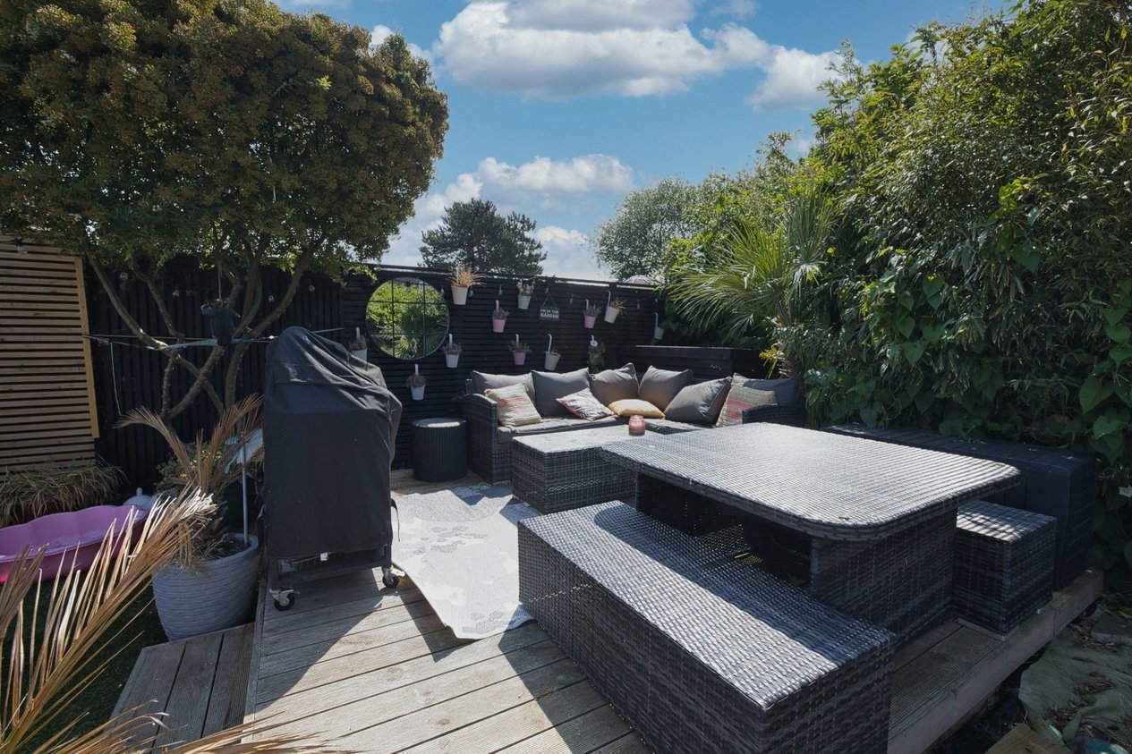 Properties For Sale in Greenhill Gardens Minster