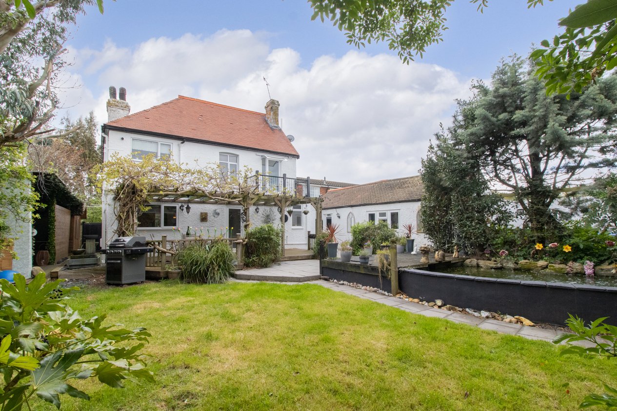 Properties For Sale in Greenhill Road Herne Bay