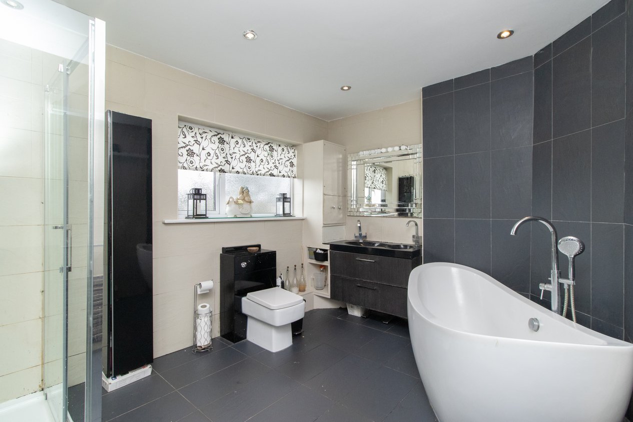 Properties For Sale in Greenhill Road Herne Bay