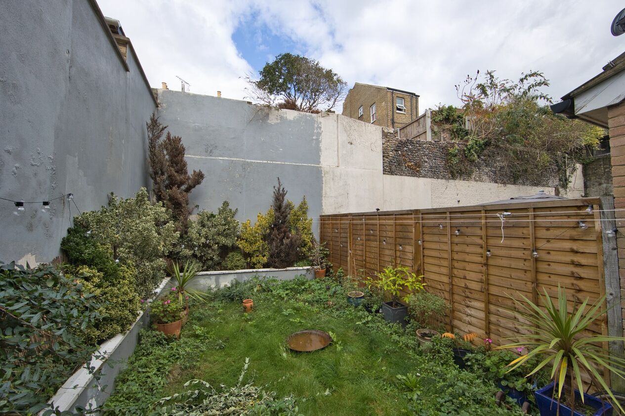 Properties Sold Subject To Contract in Grotto Gardens  Margate