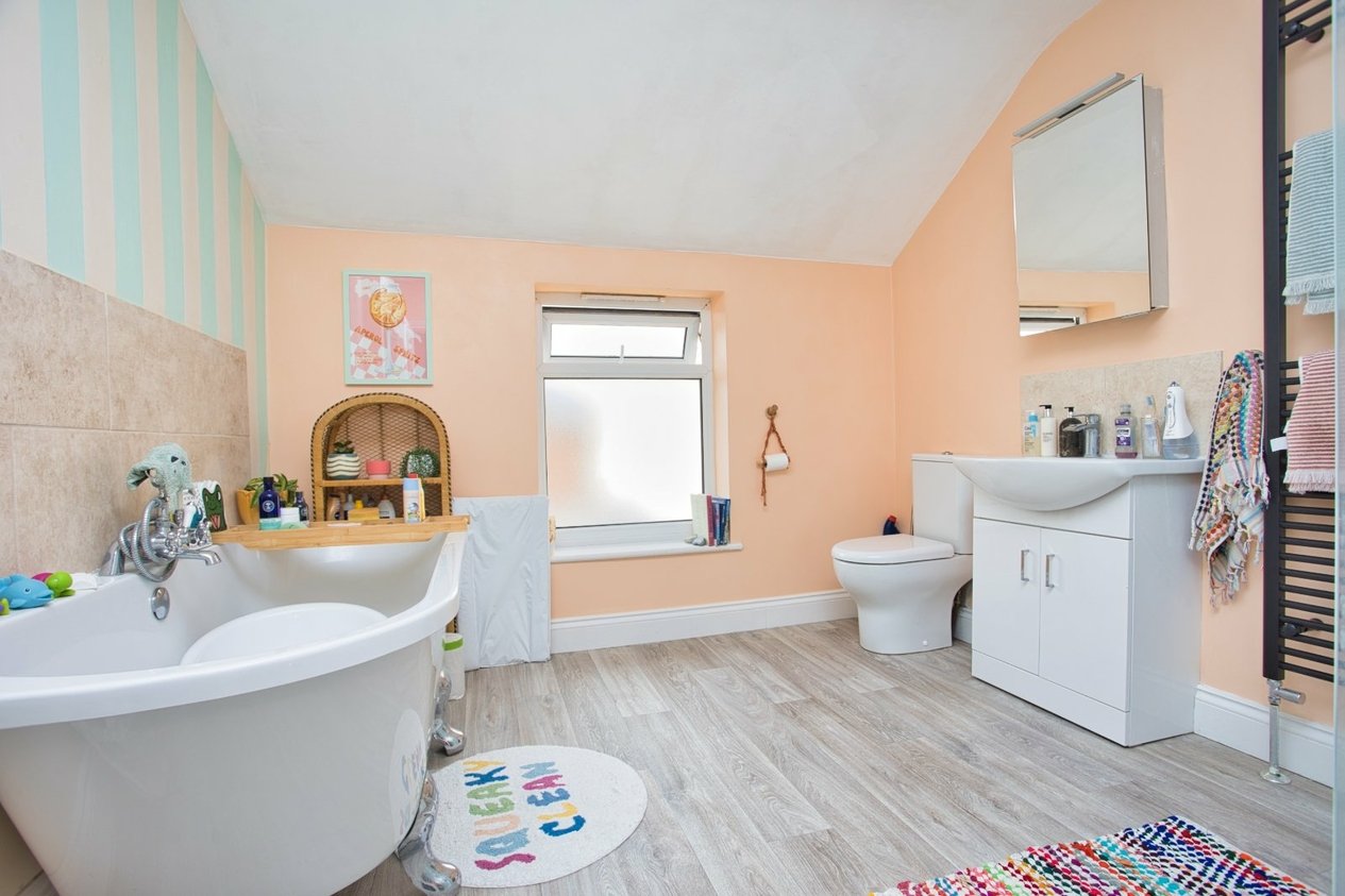 Properties Under Offer in Grove Road Folkestone