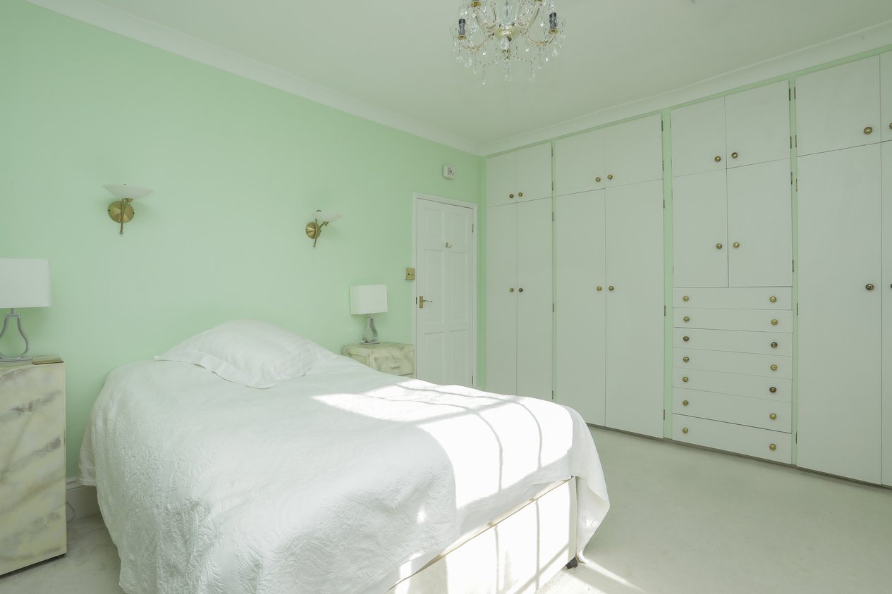 Properties For Sale in Guildford Lawn Ramsgate