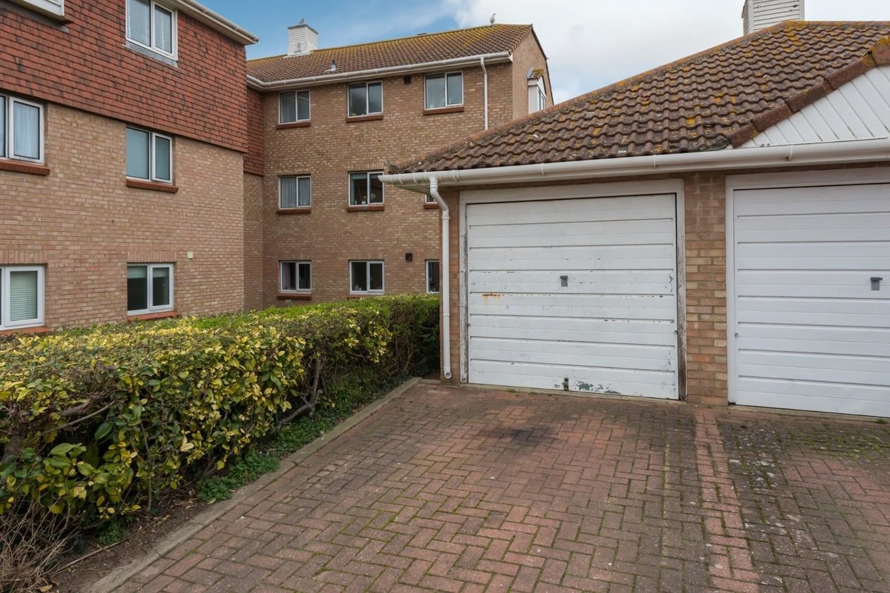 Properties Sold Subject To Contract in Hadlow Drive Cliftonville