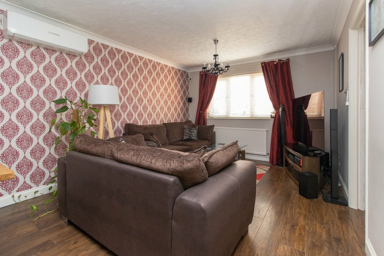 Properties For Sale in Hadlow Drive Cliftonville