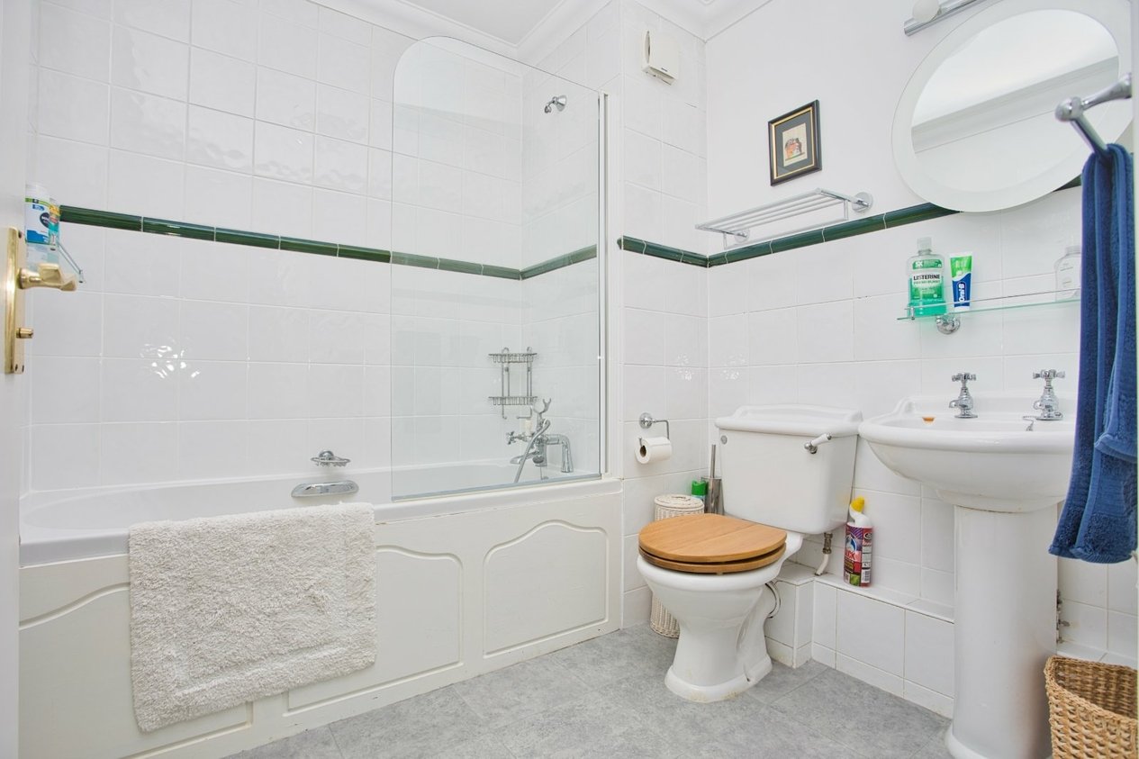 Properties For Sale in Halliday Drive Deal