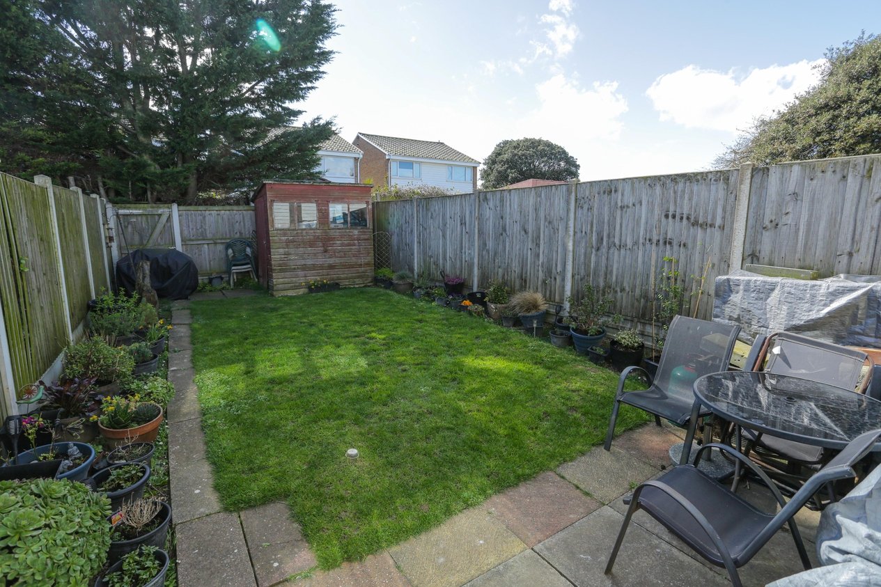 Properties Under Offer in Halstead Gardens Margate