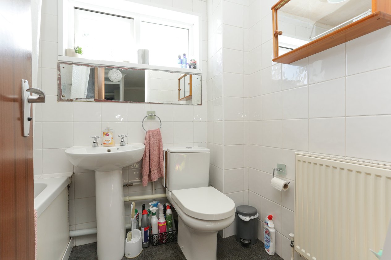 Properties Under Offer in Halstead Gardens Margate