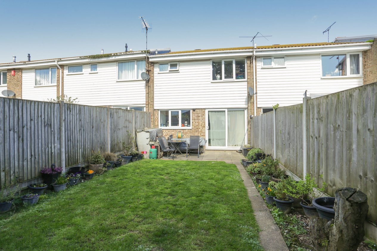 Properties Under Offer in Halstead Gardens Margate