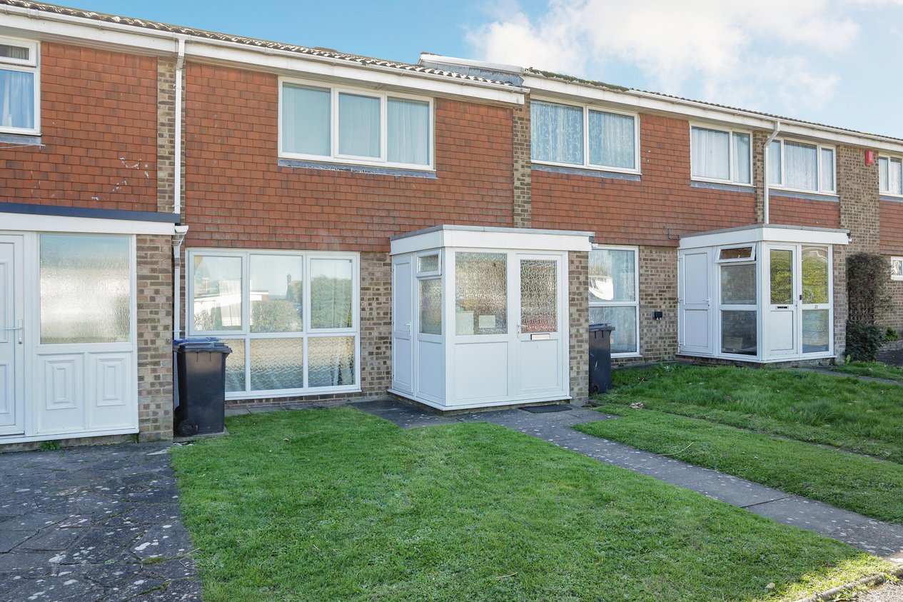 Properties Under Offer in Halstead Gardens Margate