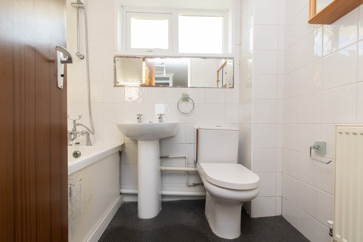 Properties Under Offer in Halstead Gardens Margate
