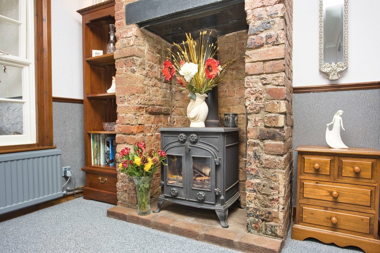 Properties For Sale in Ham Farm Cottages Deal
