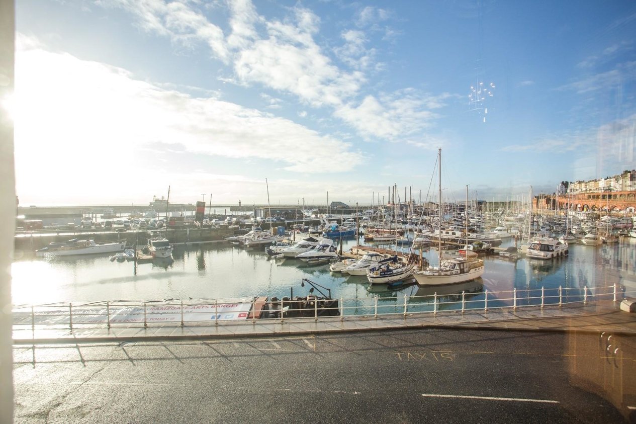 Properties Sold Subject To Contract in Harbour Parade 