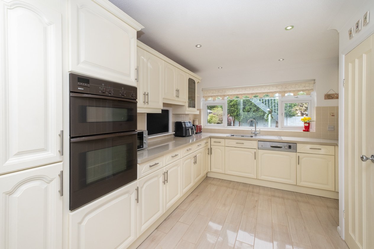 Properties For Sale in Hardy Road New Romney