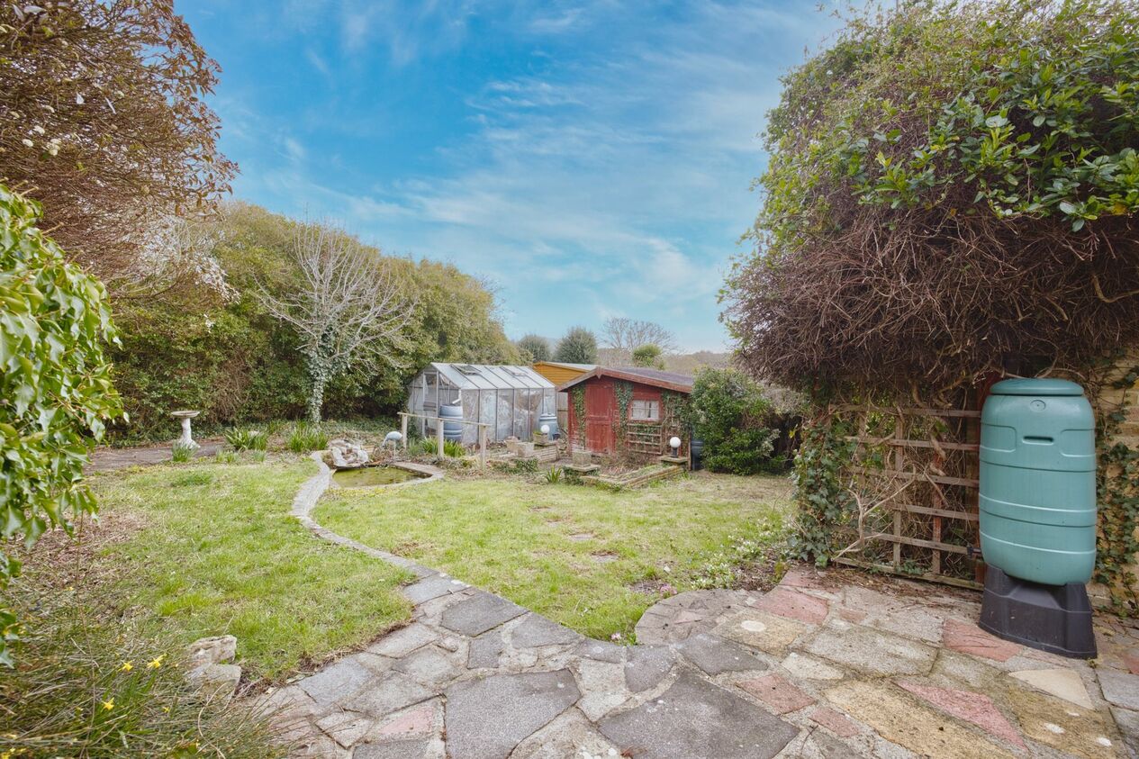 Properties For Sale in Hawkhurst Way  Broadstairs