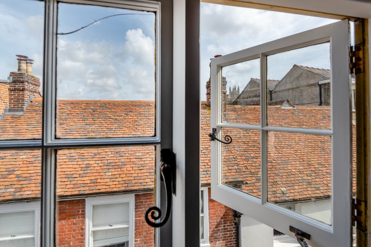 Properties For Sale in Hawks Lane Canterbury