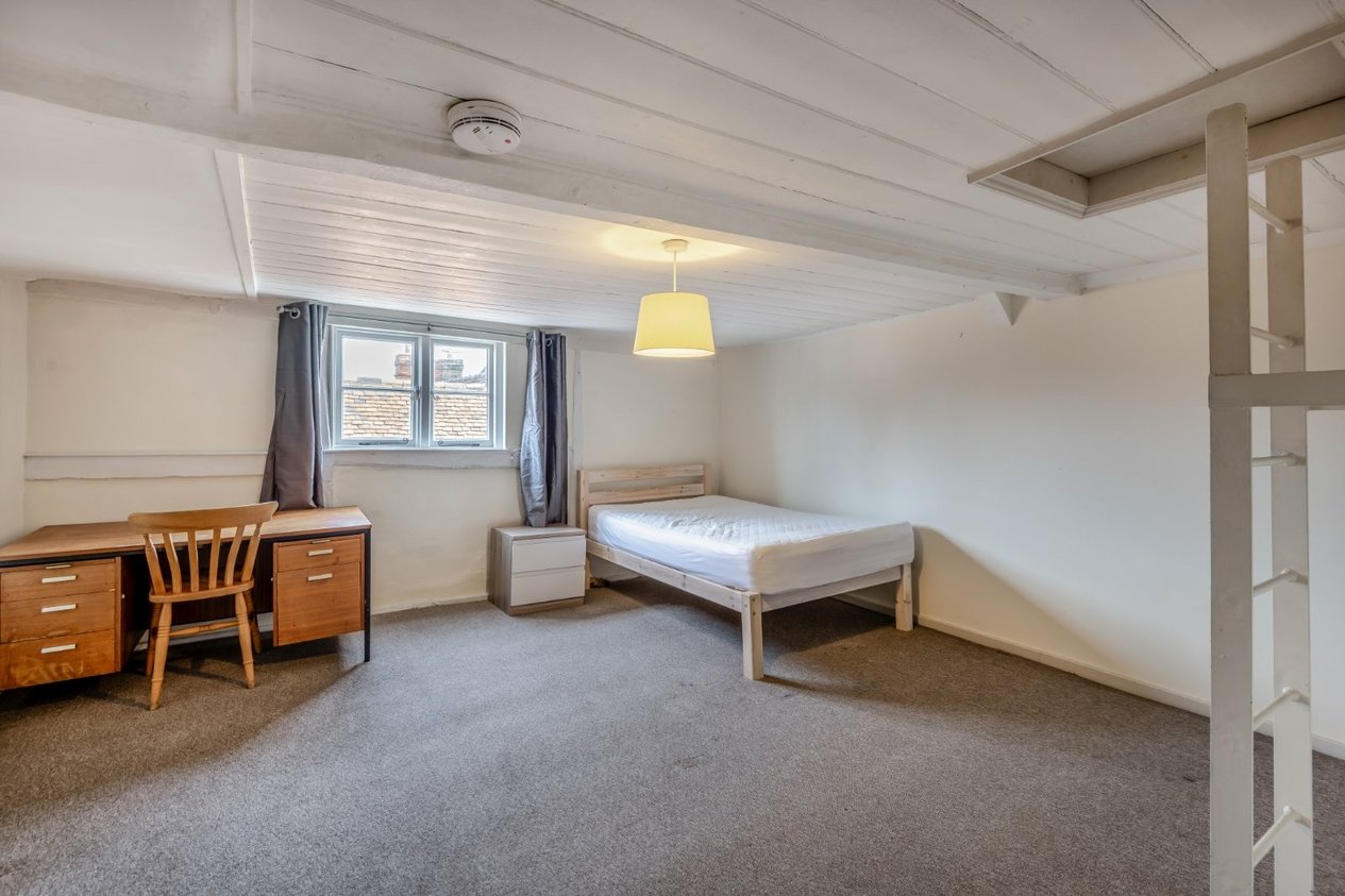 Properties For Sale in Hawks Lane Canterbury