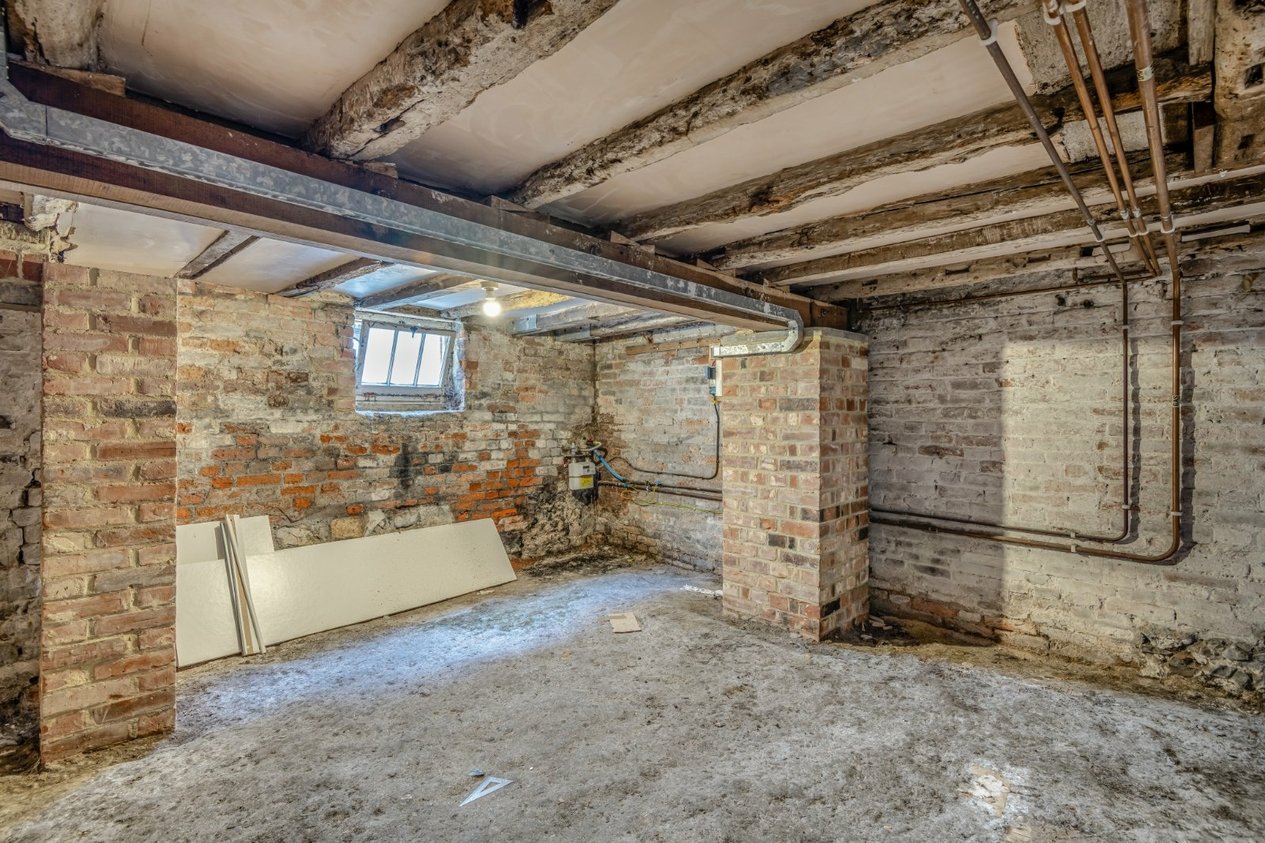 Properties For Sale in Hawks Lane Canterbury