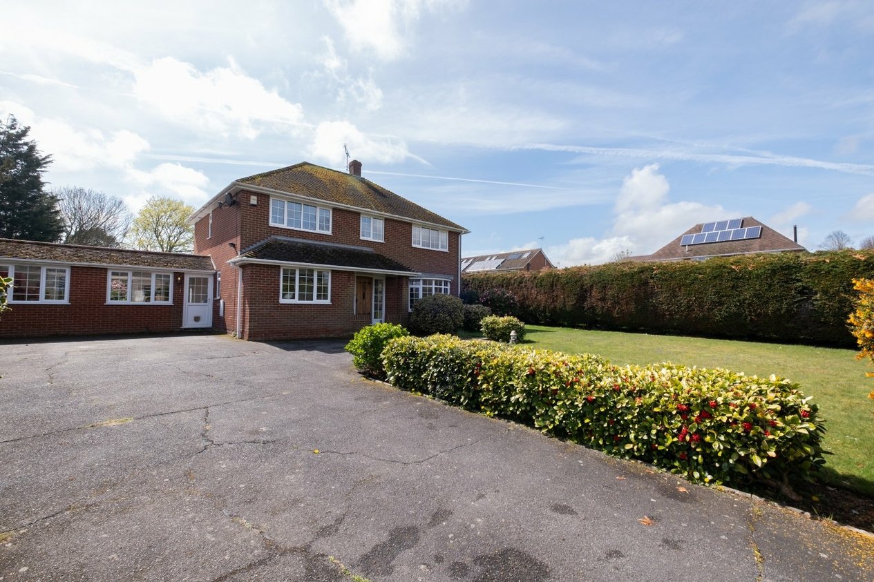 Properties Under Offer in Hawksdown Walmer Deal