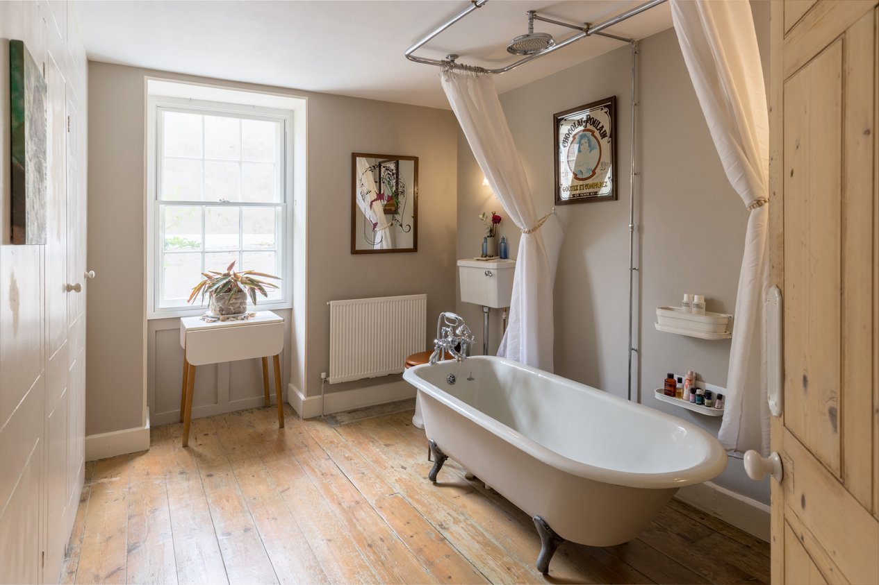 Properties Under Offer in Hawley Square Margate
