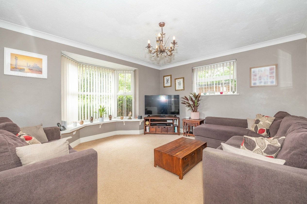 Properties For Sale in Hawthorn Road Kingsnorth