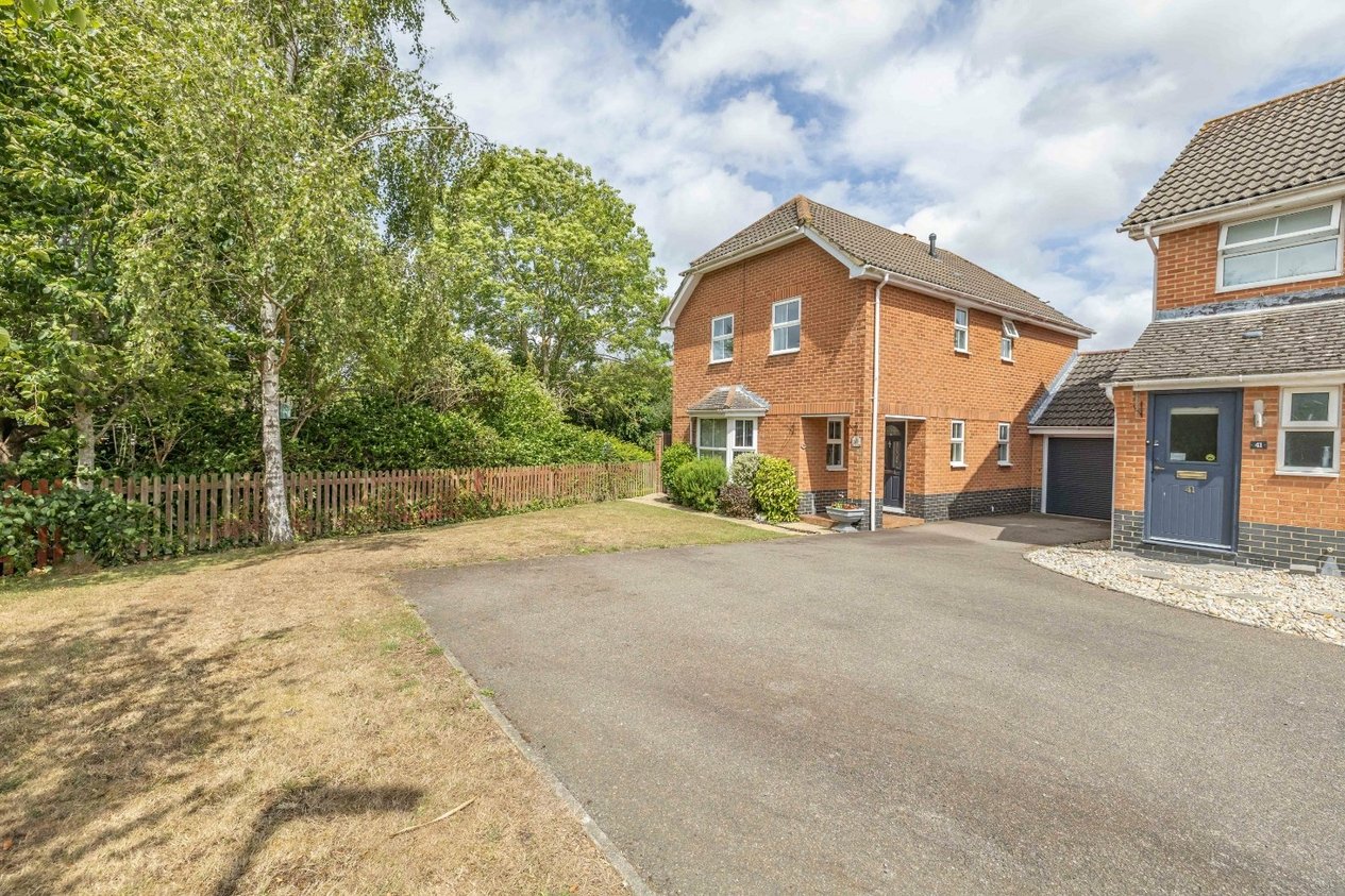 Properties For Sale in Hawthorn Road Kingsnorth