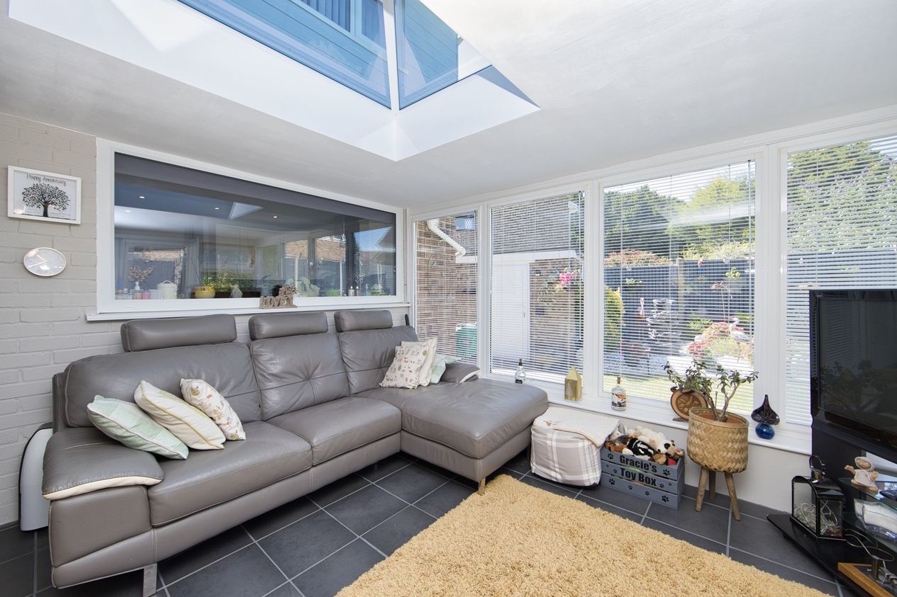 Properties Sold Subject To Contract in Hawthorne Close  Eythorne