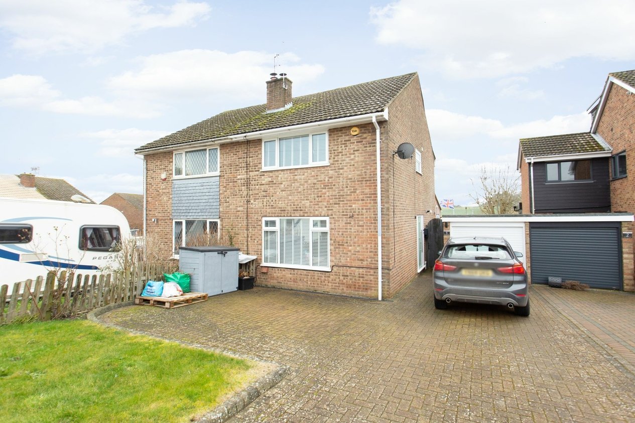 Properties For Sale in Hawthorne Close  Eythorne