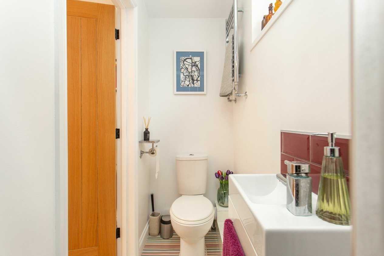 Properties For Sale in Hawthorne Close  Eythorne