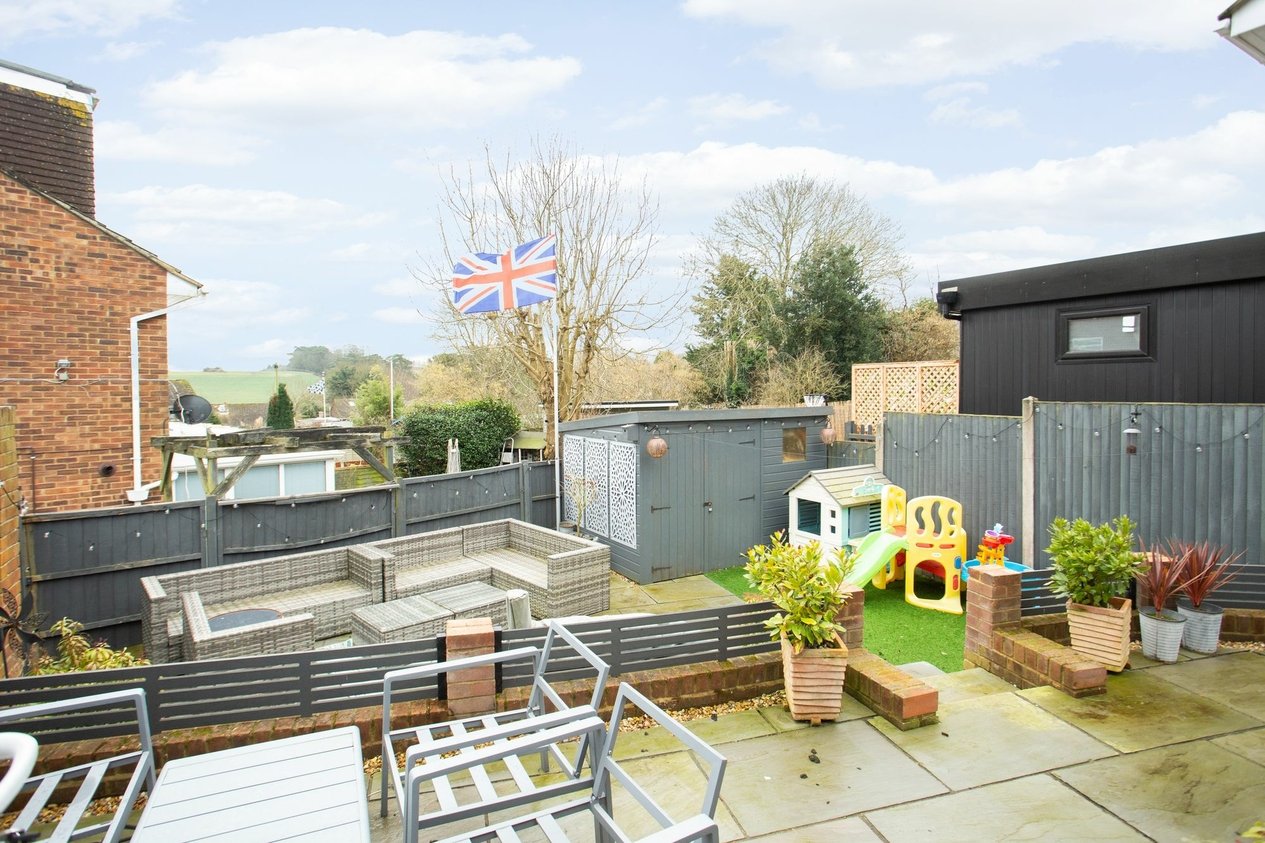 Properties For Sale in Hawthorne Close  Eythorne