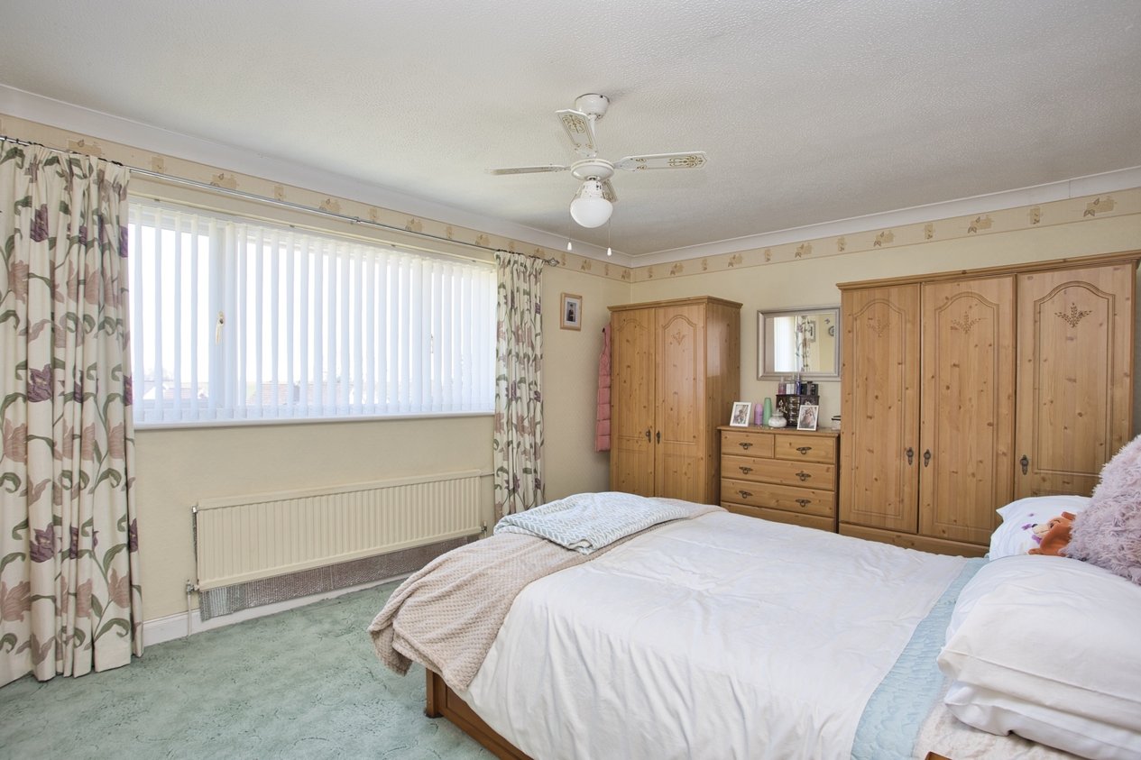 Properties Under Offer in Hawthorne Close Eythorne