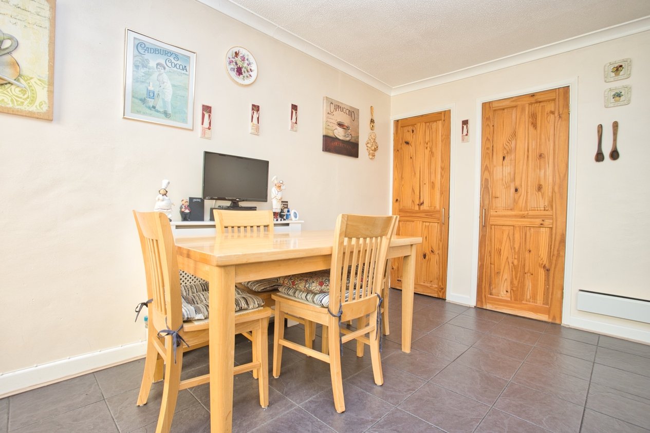 Properties Under Offer in Hawthorne Close Eythorne