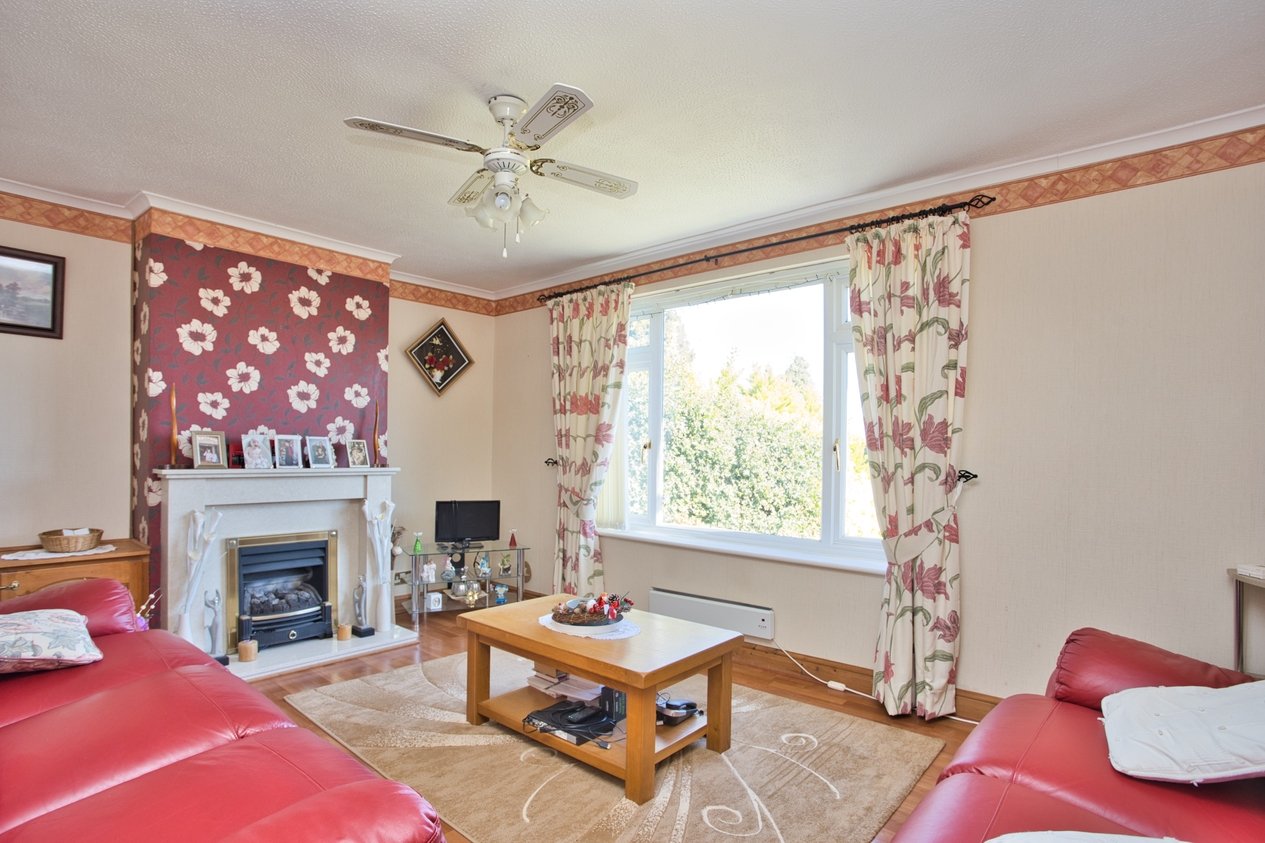 Properties Under Offer in Hawthorne Close Eythorne