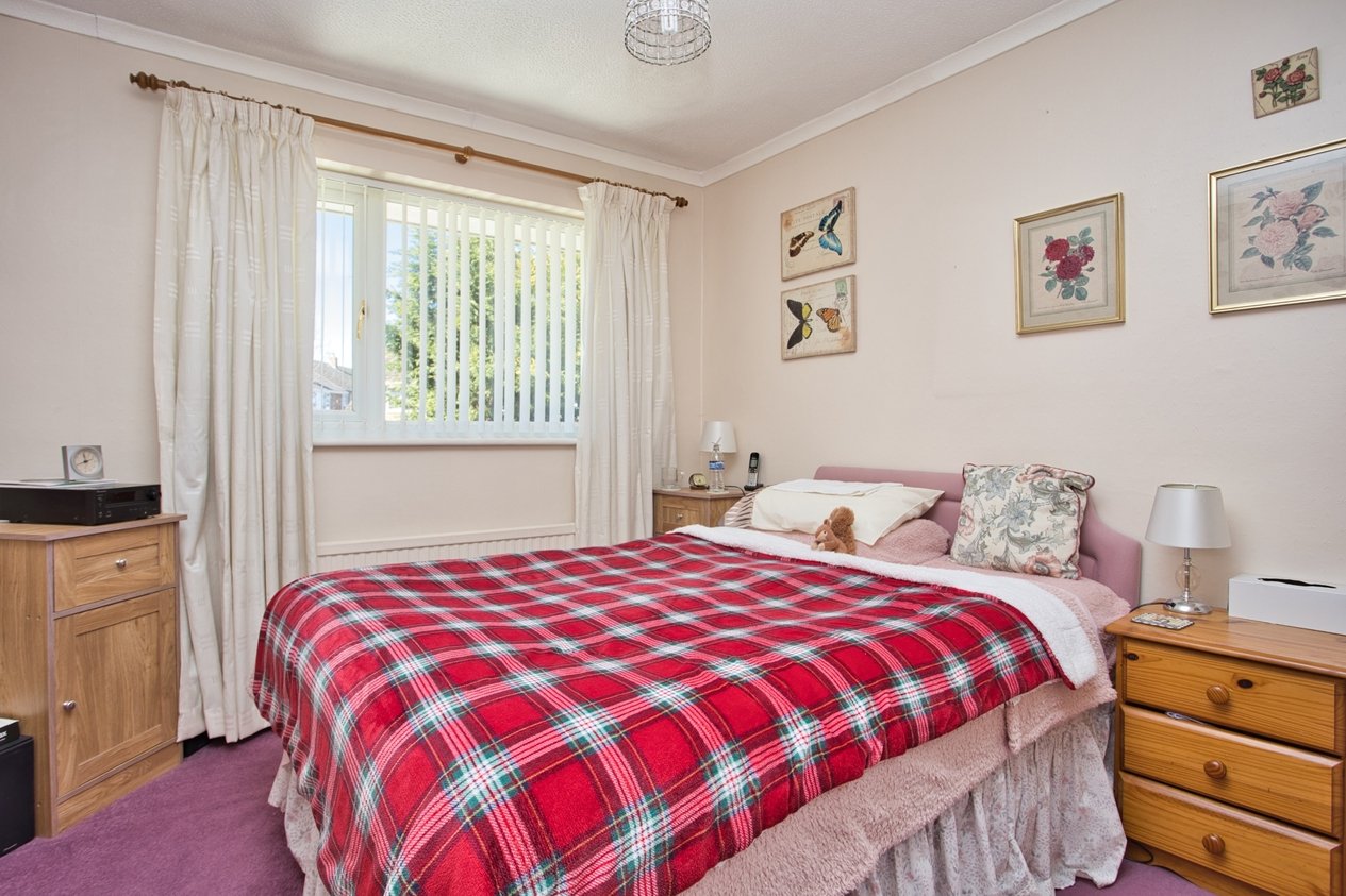 Properties Under Offer in Hawthorne Close Eythorne