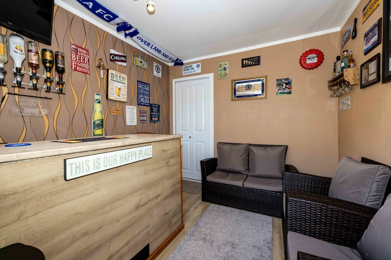 Properties For Sale in Hedgers Way  Kingsnorth