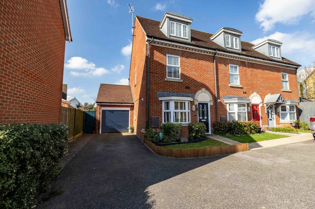 Properties For Sale in Hedgers Way  Kingsnorth