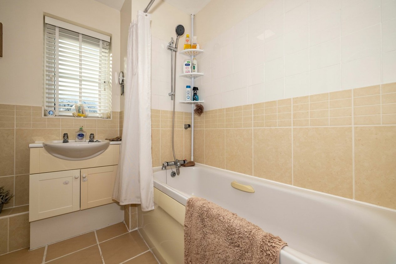 Properties For Sale in Hedgers Way  Kingsnorth