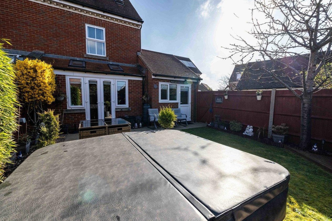 Properties For Sale in Hedgers Way  Kingsnorth