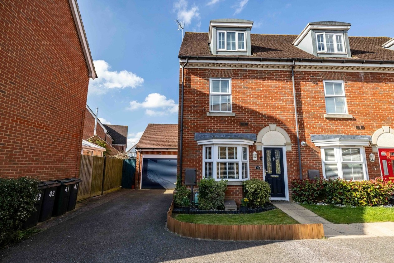 Properties For Sale in Hedgers Way  Kingsnorth