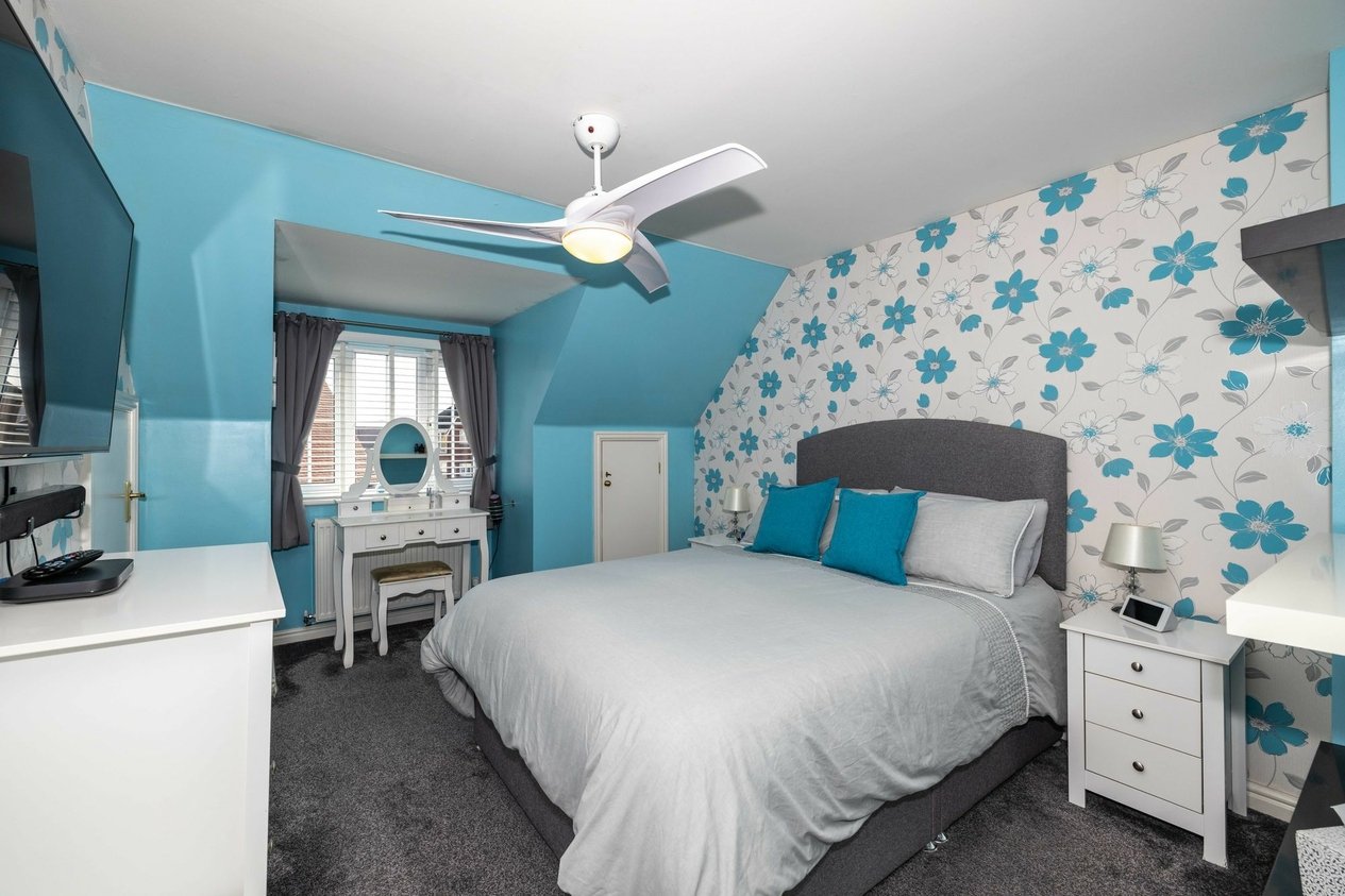 Properties For Sale in Hedgers Way  Kingsnorth