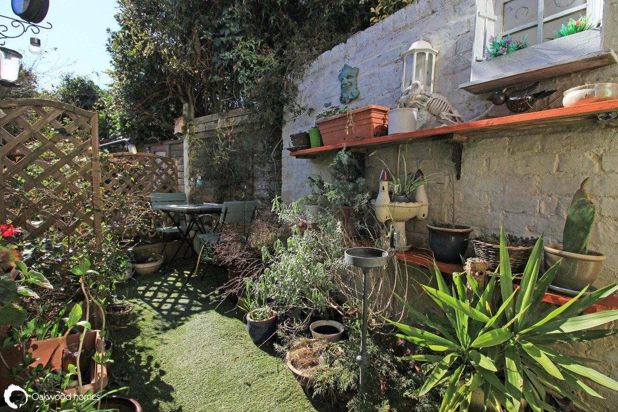 Properties Under Offer in Helena Avenue 
