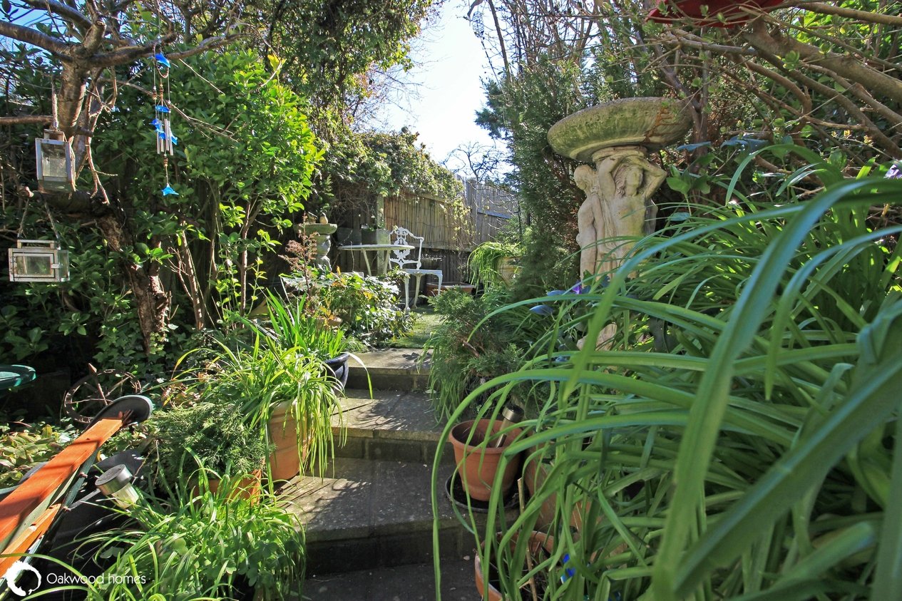 Properties Under Offer in Helena Avenue 