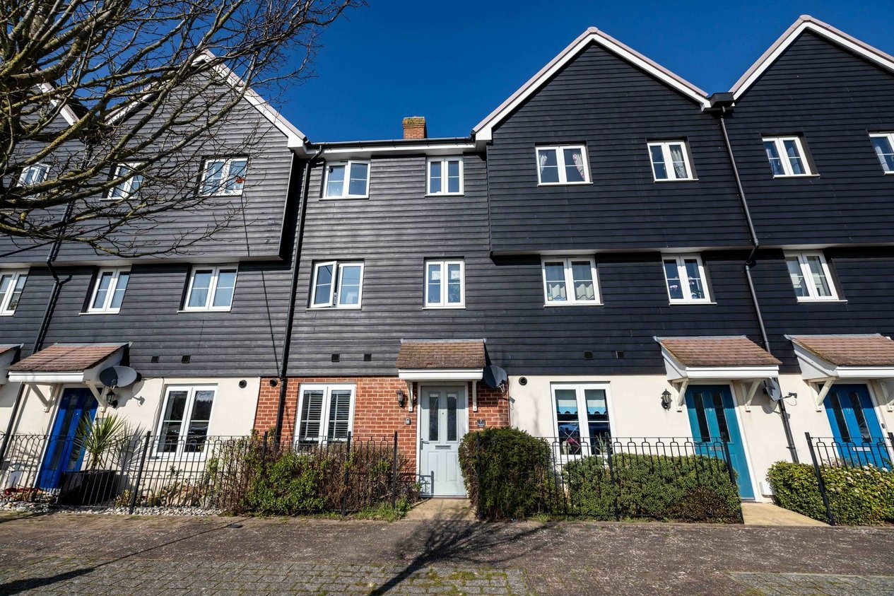 Properties For Sale in Herdwick Close  Kingsnorth
