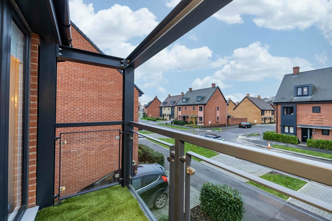 Properties Under Offer in Heritage Road Ashford