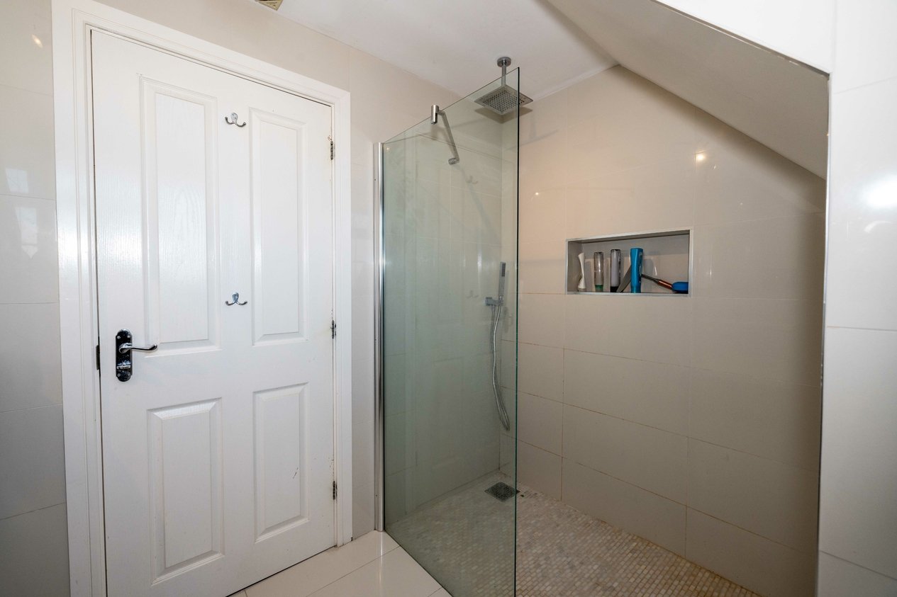 Properties Under Offer in High Ridge Ashford