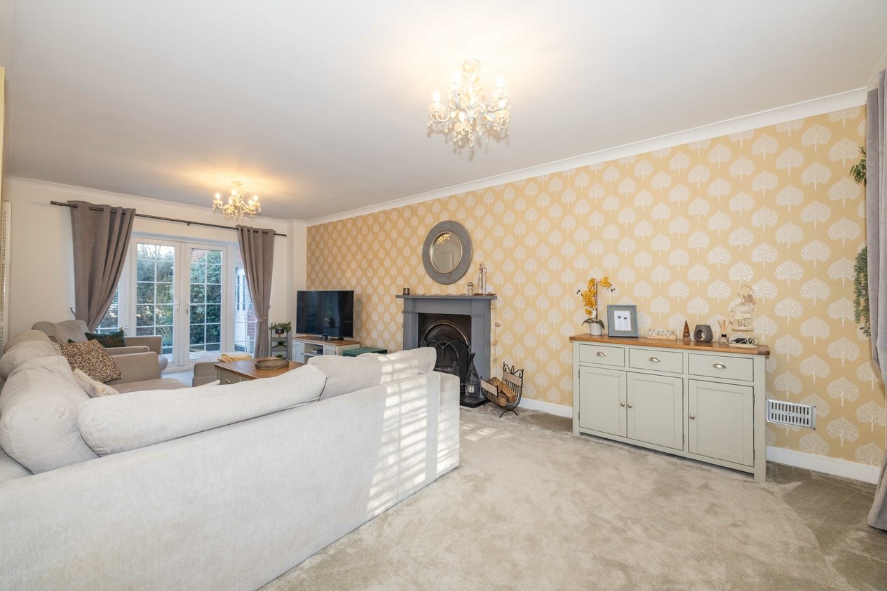 Properties Under Offer in High Ridge Ashford